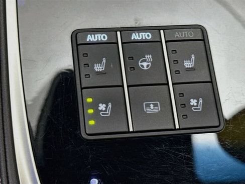Used 2023 Lexus LS 500 F Sport AWD/4WD image 22