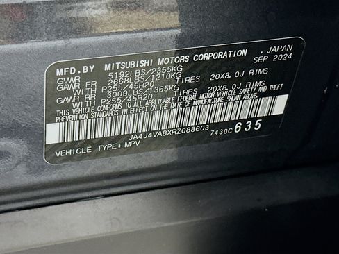 Used 2024 Mitsubishi Outlander SE image 12