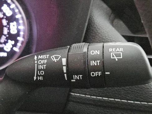 Used 2020 Toyota RAV4 XLE FWD image 11