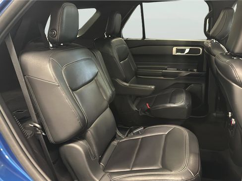 Used 2020 Ford Explorer XLT w/ Equipment Group 202A image 15