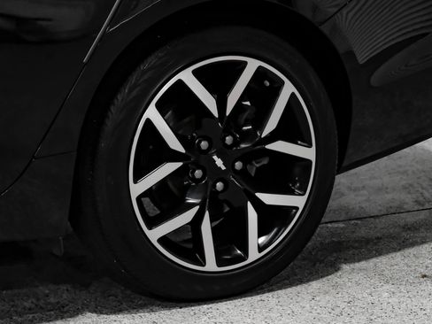 Used 2017 Chevrolet Impala LT FWD image 61