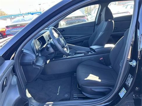 Used 2025 Hyundai Elantra Sport image 11
