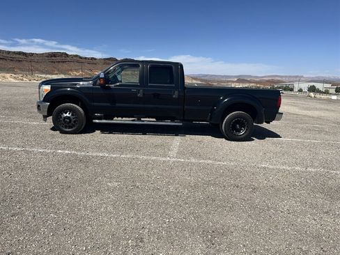 Used 2011 Ford F350 XLT w/ XLT Premium Pkg AWD/4WD image 5