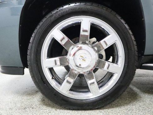 Used 2009 Cadillac Escalade AWD image 25