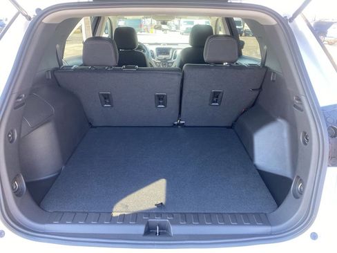 Used 2024 Chevrolet Equinox LS w/ LS Convenience Package FWD image 25