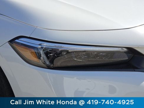 Used 2023 Honda Civic Sport image 10