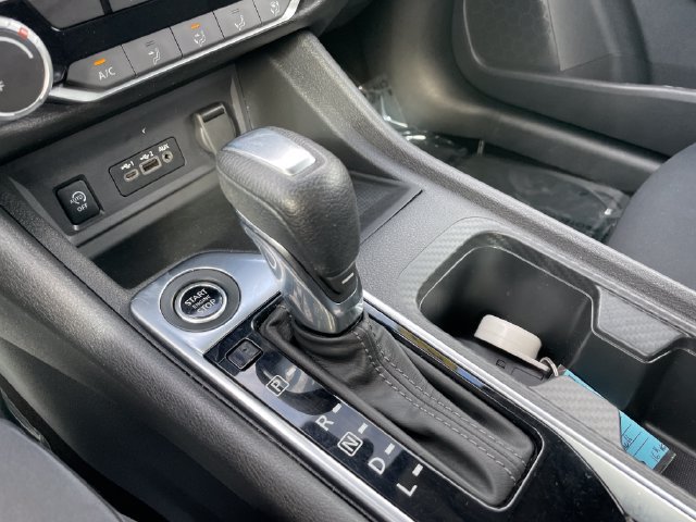 Used 2024 Nissan Sentra SV FWD image 15