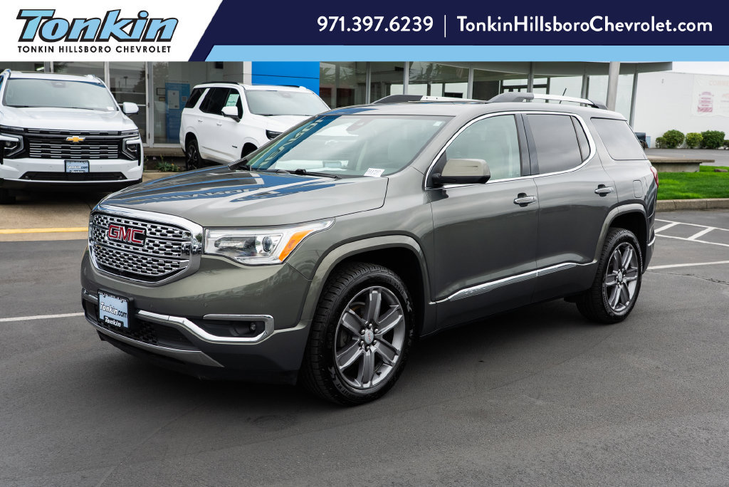 Used 2017 GMC Acadia Denali w/ Technology Package AWD/4WD image 1