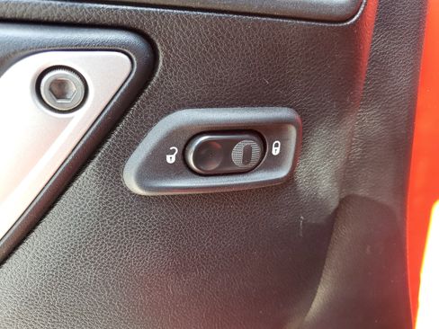 Used 2017 Jeep Wrangler Unlimited Sahara w/ Connectivity Group image 20