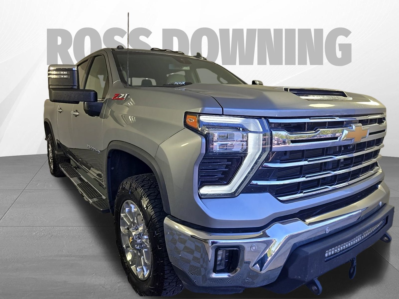 Used 2024 Chevrolet Silverado 2500 LTZ w/ LTZ Plus Package AWD/4WD image 3