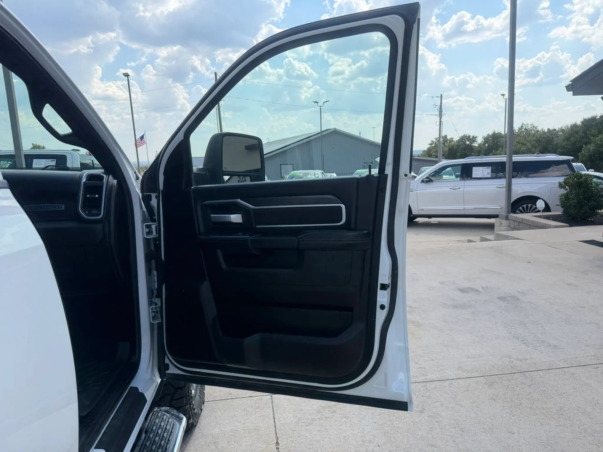 Used 2024 RAM 2500 Big Horn AWD/4WD image 47