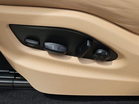 Certified 2023 Porsche Cayenne Platinum Edition AWD/4WD image 26