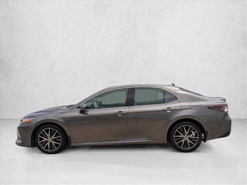 Used 2023 Toyota Camry XLE image 8