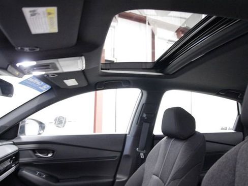 Used 2024 Honda Accord Sport image 35