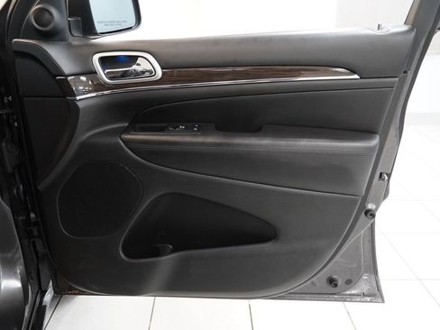 Used 2018 Jeep Grand Cherokee Overland AWD/4WD image 34
