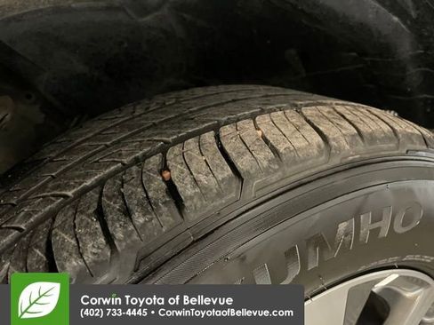 Used 2025 Nissan Pathfinder SL image 27