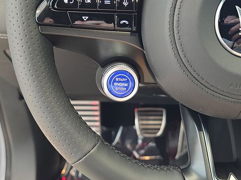 New 2025 Maserati Grecale Modena image 32