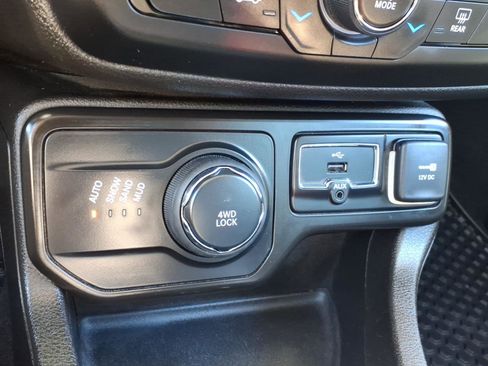 Used 2022 Jeep Renegade Latitude image 13