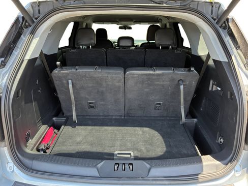Used 2023 Ford Explorer XLT w/ Equipment Group 202A RWD image 13