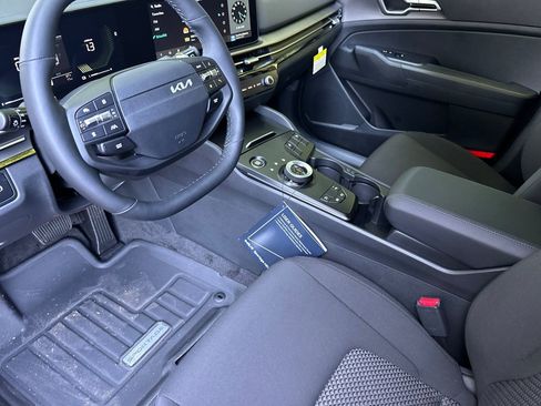 New 2026 Kia Sportage S image 6