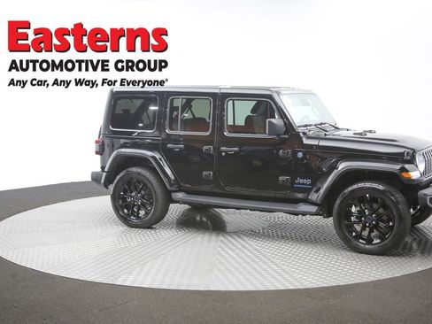 Used 2025 Jeep Wrangler Unlimited Sahara AWD/4WD image 43