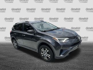 Used 2017 Toyota RAV4 LE FWD video 2