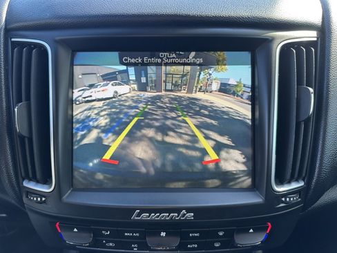 Used 2018 Maserati Levante AWD/4WD image 26