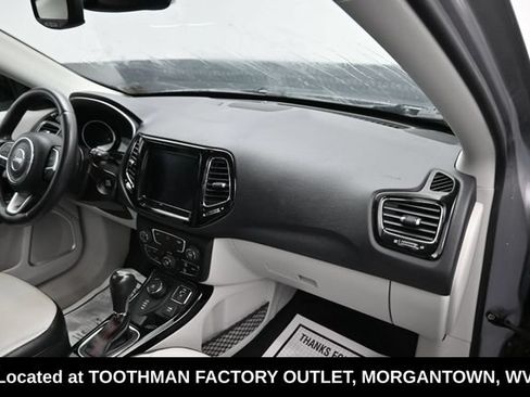 Used 2019 Jeep Compass Limited AWD/4WD image 10