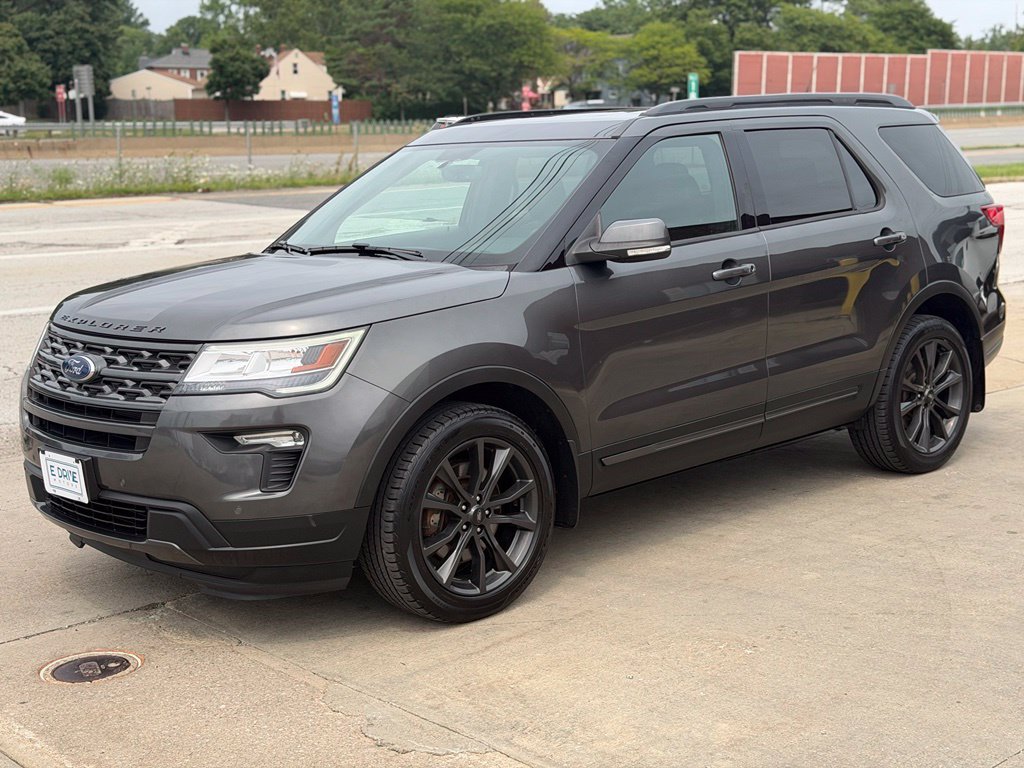 Used 2018 Ford Explorer XLT w/ Equipment Group 202A AWD/4WD image 1