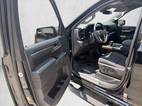 Used 2023 Chevrolet Silverado 1500 RST w/ Redline Edition RWD image 9