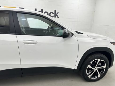 Certified 2024 Chevrolet Trax RS w/ Driver Confidence Package FWD image 11
