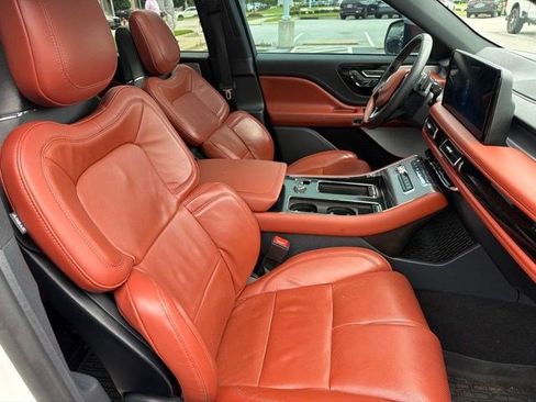 Used 2025 Lincoln Aviator Reserve w/ Equipment Group 201A AWD/4WD image 23