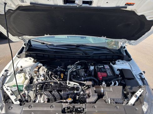 Used 2025 Nissan Altima 2.5 SV FWD image 32