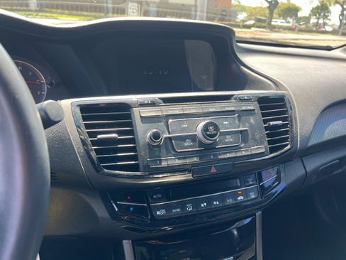 Used 2016 Honda Accord Sport image 13