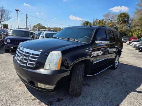 Used 2012 Cadillac Escalade 2WD image 3