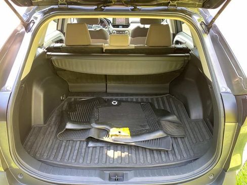 Used 2021 Toyota RAV4 XLE AWD/4WD image 28