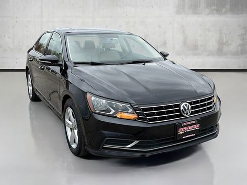Used 2017 Volkswagen Passat 1.8T SE image 3