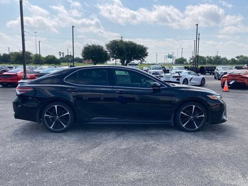 Used 2019 Toyota Camry XSE w/ Driver Assist Package FWD image 4