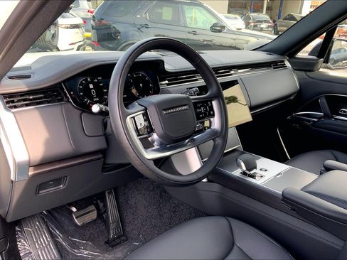 New 2026 Land Rover Range Rover SE AWD/4WD image 9