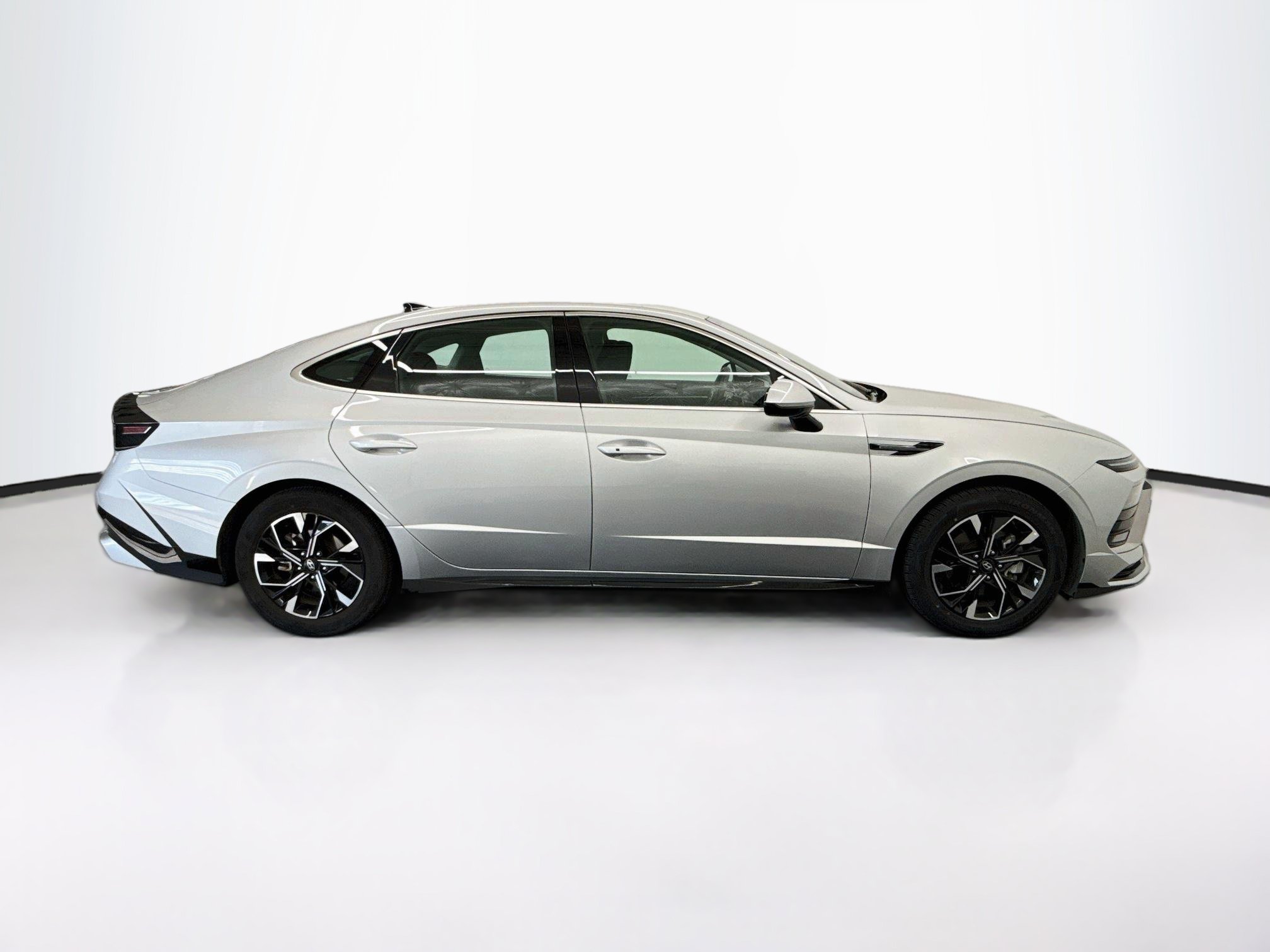 Used 2025 Hyundai Sonata SEL FWD image 10