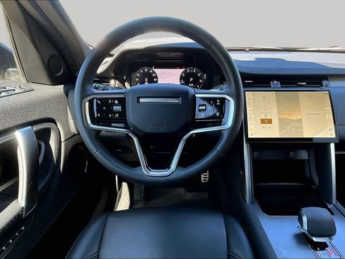 Used 2024 Land Rover Discovery Sport Dynamic SE AWD/4WD image 6