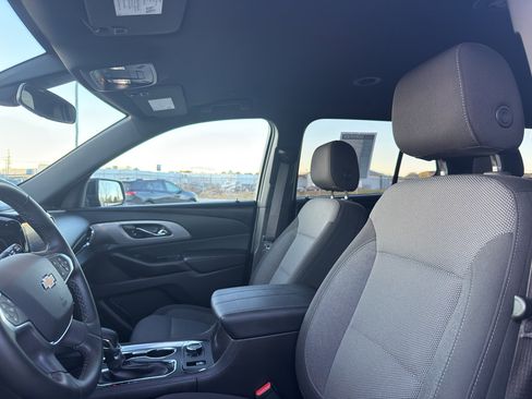 Used 2023 Chevrolet Traverse LT image 27