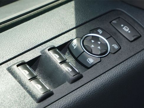 Used 2022 Ford F250 Lariat w/ Lariat Ultimate Package AWD/4WD image 19