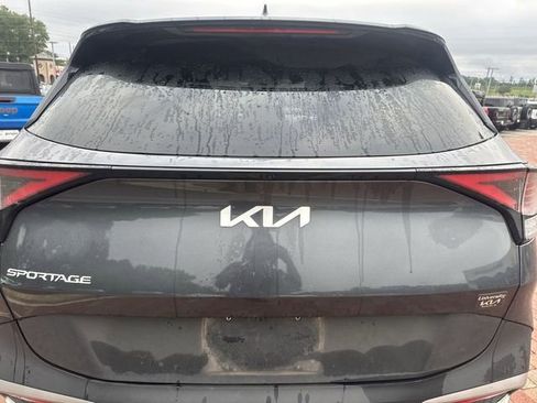 Used 2023 Kia Sportage EX FWD image 9