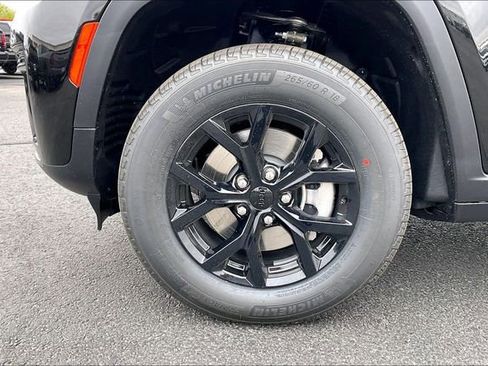 New 2026 Jeep Grand Cherokee L 4WD image 12