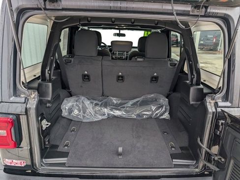 Used 2021 Jeep Wrangler Unlimited Sport image 24