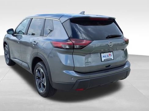 Used 2025 Nissan Rogue SV image 6