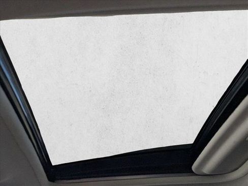 Used 2022 Subaru Crosstrek 2.5i Sport w/ Moonroof Package image 15