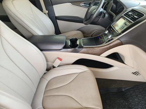 Used 2018 Lincoln MKX Reserve w/ Lincoln MKX Climate Package FWD image 13