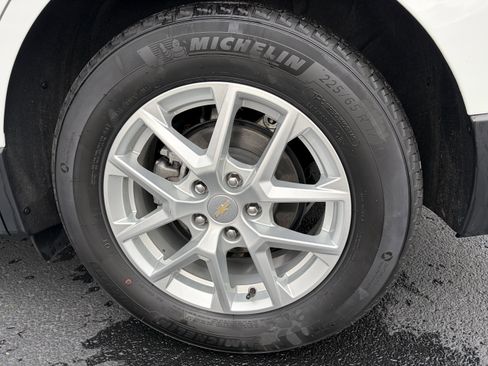 Used 2024 Chevrolet Equinox LT w/ LPO, Floor Liner Package image 5